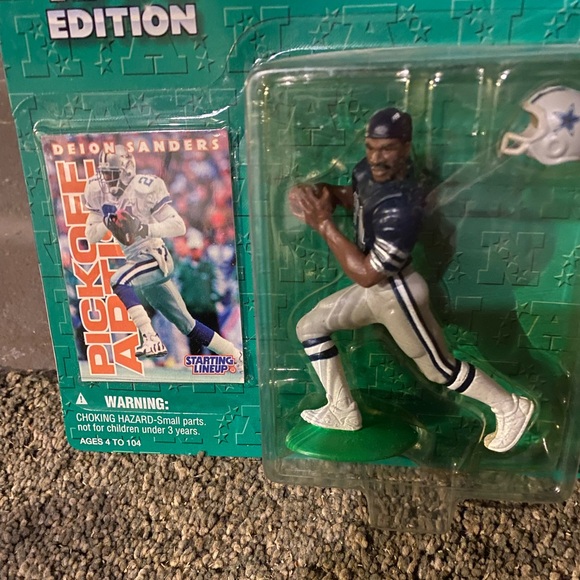 Deion Sanders Action Figure w Football helmet + mint condition card included - Picture 1 of 1